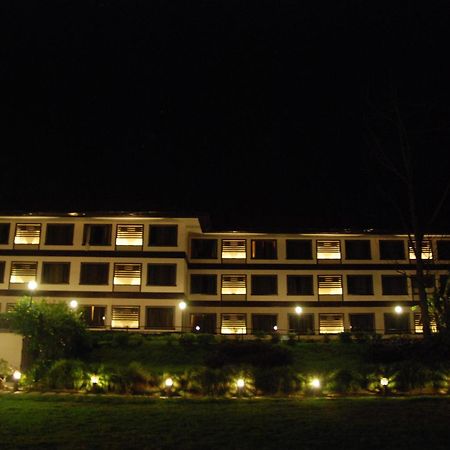 Hotel Tropika Davao Екстер'єр фото