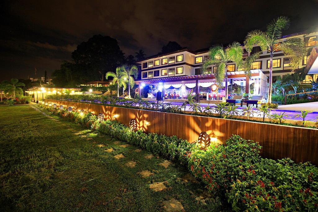 Hotel Tropika Davao Екстер'єр фото
