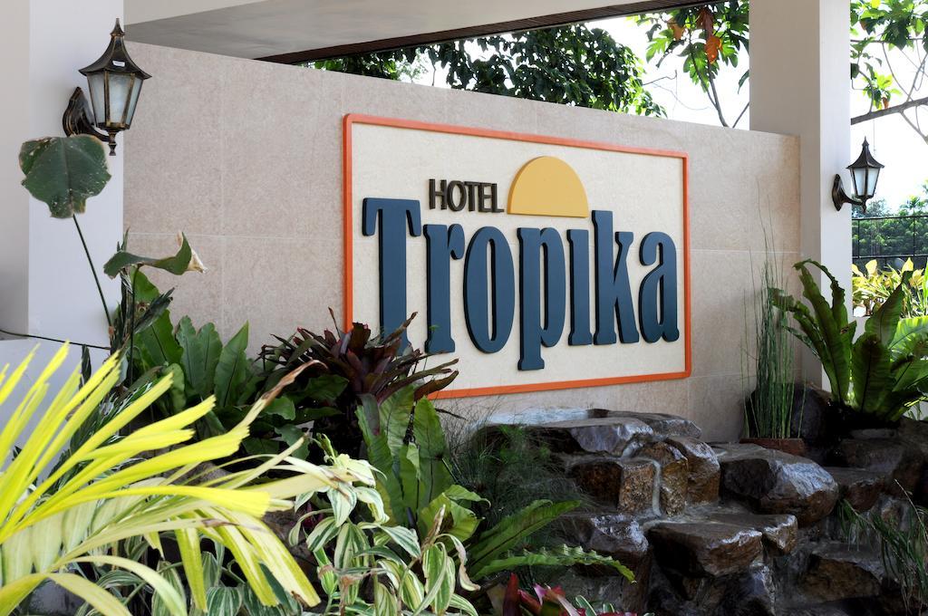 Hotel Tropika Davao Екстер'єр фото
