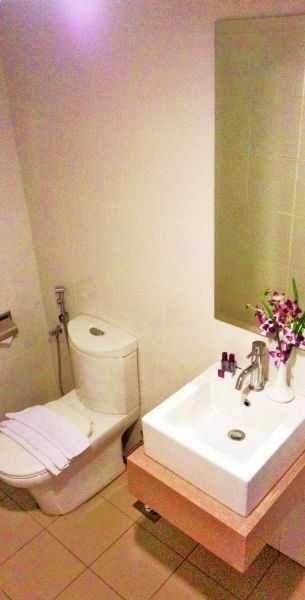 Hotel Tropika Davao Екстер'єр фото