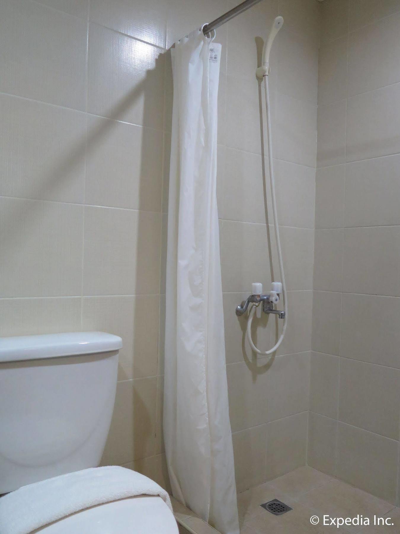 Hotel Tropika Davao Екстер'єр фото