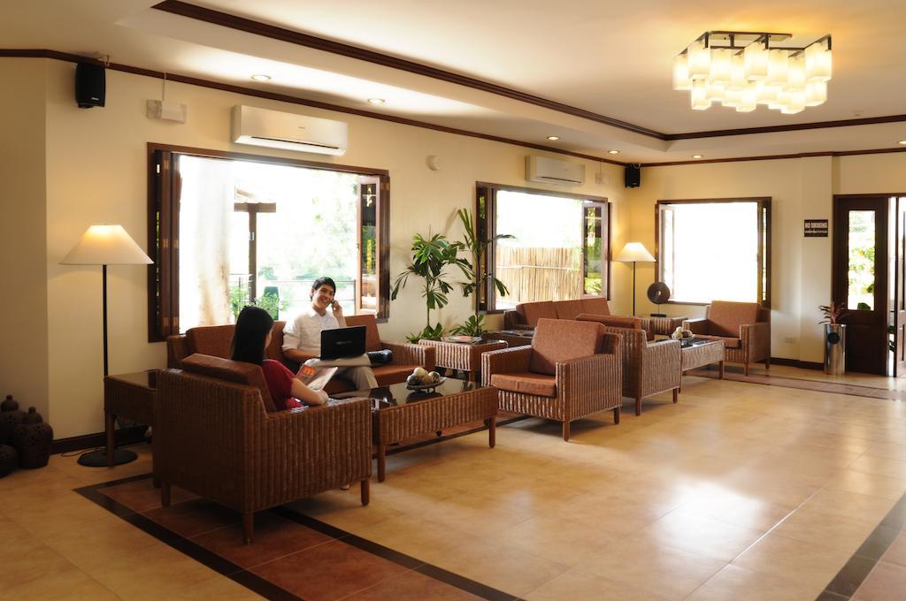 Hotel Tropika Davao Екстер'єр фото